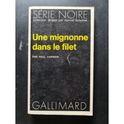 Une mignonne dans le filet