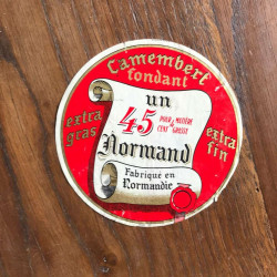 Camembert fondant un 45 pour cent de matiere grasse normand