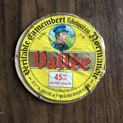 ETIQUETTE de FROMAGE.. CAMEMBERT fabriqué en NORMANDIE.. Sté...