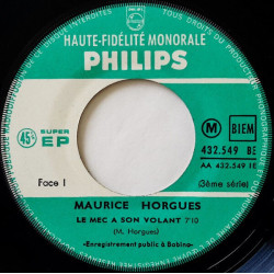 3 - Le Mec A Son Volant