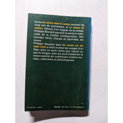 Un oursin sur les tapis verts