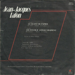 Le Géant De Papier