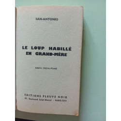 Le loup habillé en grand-mère