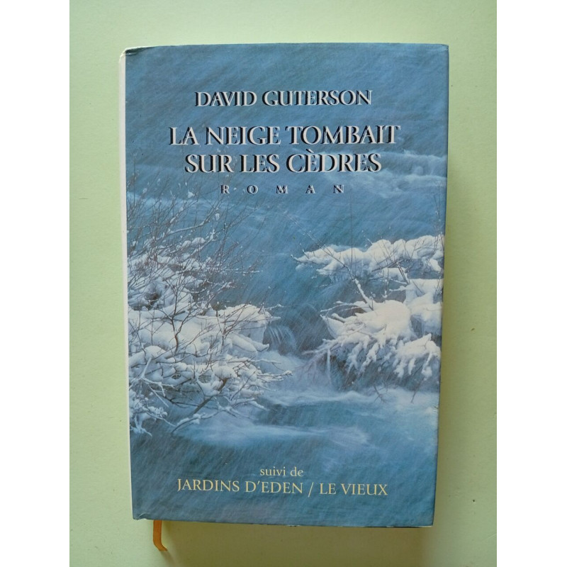 La neige tombait sur les cèdres