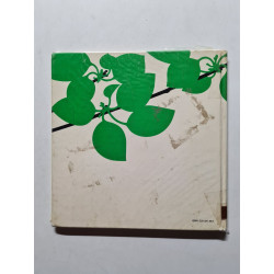 La pomme et le papillon