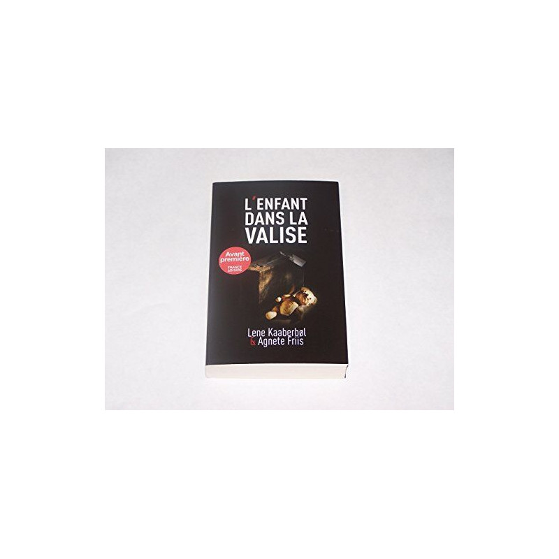 L'enfant dans la valise