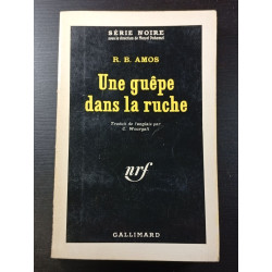 Une guêpe dans la ruche
