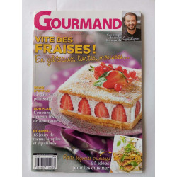 Gourmand vite des fraises en gâteaux tartes mousses