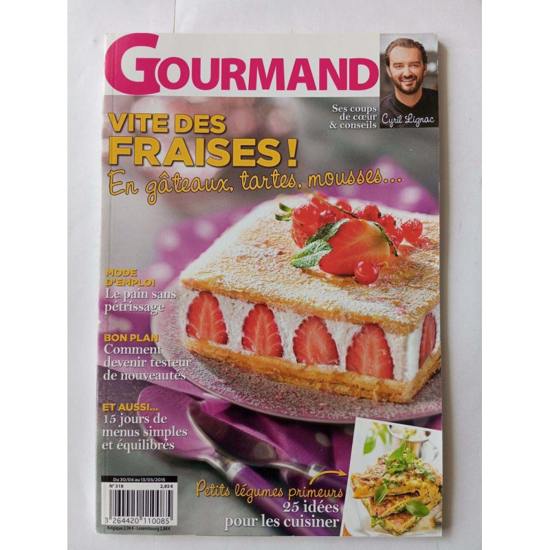 Gourmand vite des fraises en gâteaux tartes mousses