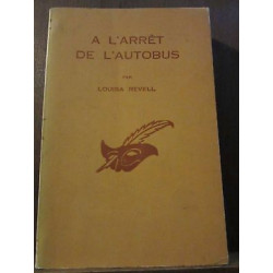à l'arrêt de l'autobus Le Masque n373 champs elysées