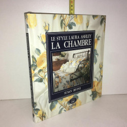 Susan Irvine LE STYLE LAURA ASHLEY LA CHAMBRE