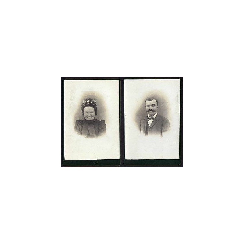 Lot 2 anciennes photos collées sur cartons d'un couple
