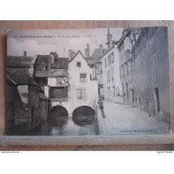 La Rue du Pertuis au Loup