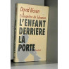L'enfant derrière la porte
