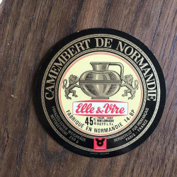 Camembert de normandie elle et vire