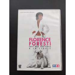 Florence foresti fait des sketches à la cigale