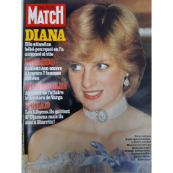 Paris Match N° 1695