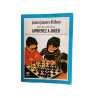 Apprenez à jouer : jeunes joueurs d'échecs