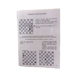 Apprenez à jouer : jeunes joueurs d'échecs