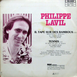 Il Tape Sur Des Bambous