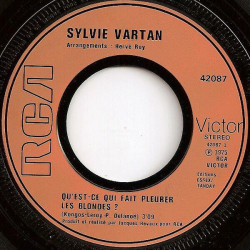 Qu'est-ce Qui Fait Pleurer Les Blondes