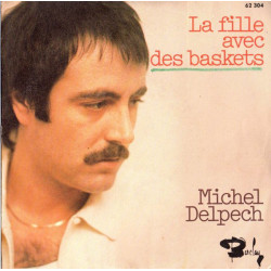 La Fille Avec Des Baskets