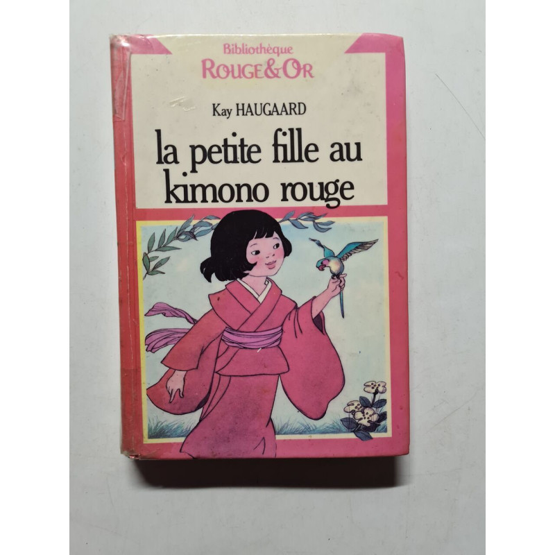 La petite fille au kimono rouge