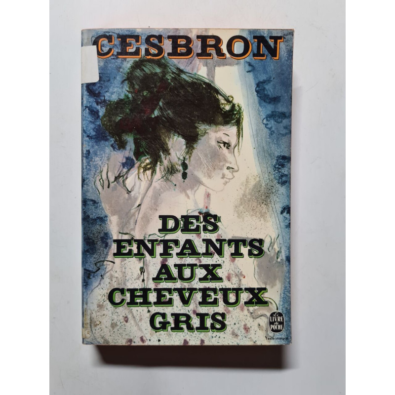 Des enfants aux cheveux gris