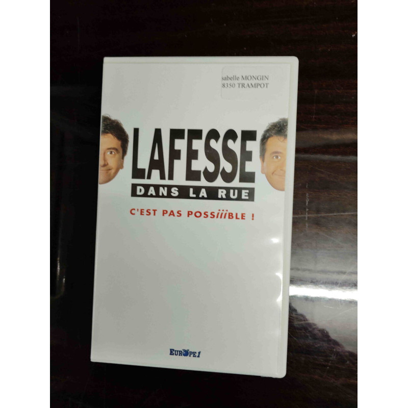 LAFESSE DANS LA RUE