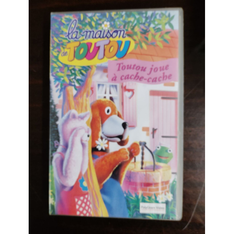 Toutou joue à cache-cache