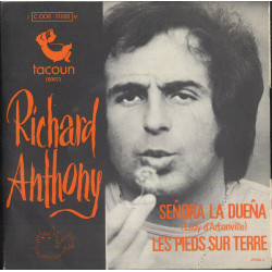 Señora La Dueña / Les Pieds Sur Terre