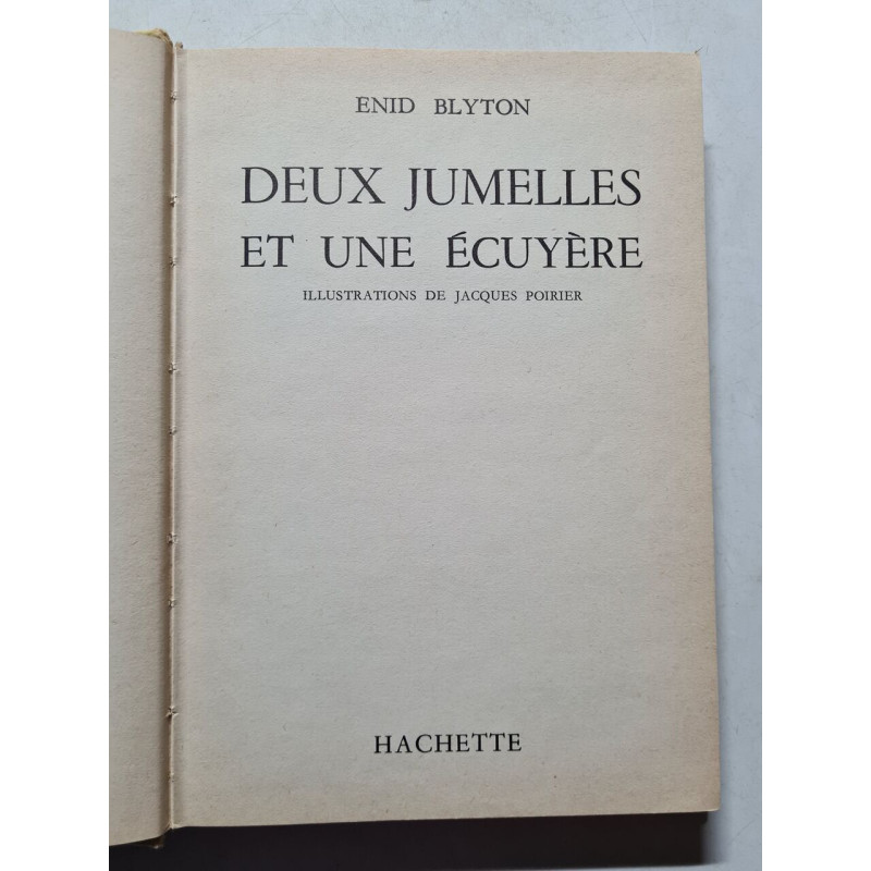 Deux jumelles et une écuyère