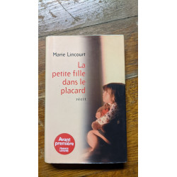 La petite fille dans le placard