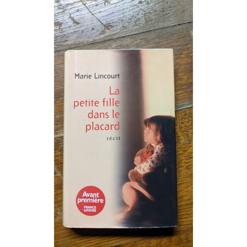 La petite fille dans le placard