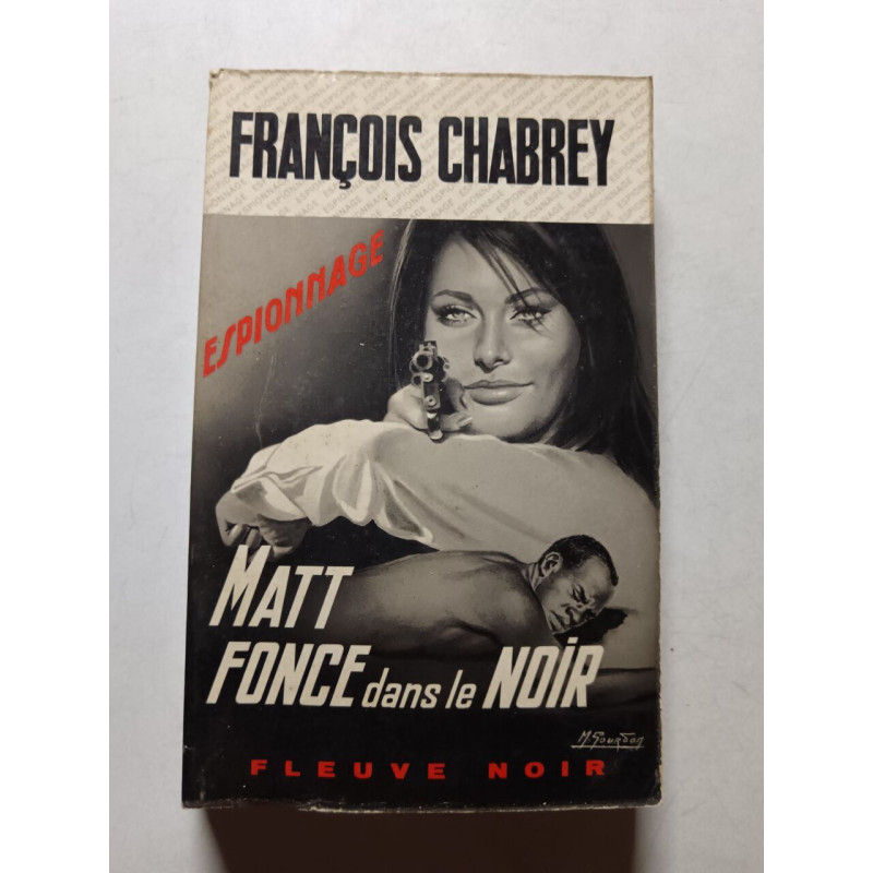 Matt fonce dans le noir