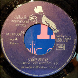 Smile At Me / Ombilic Contact
