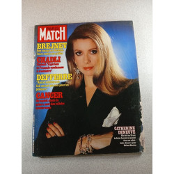 Paris Match n°1697