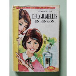 Deux jumelles en pension