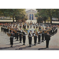 N° 7 - En Pointe Toujours