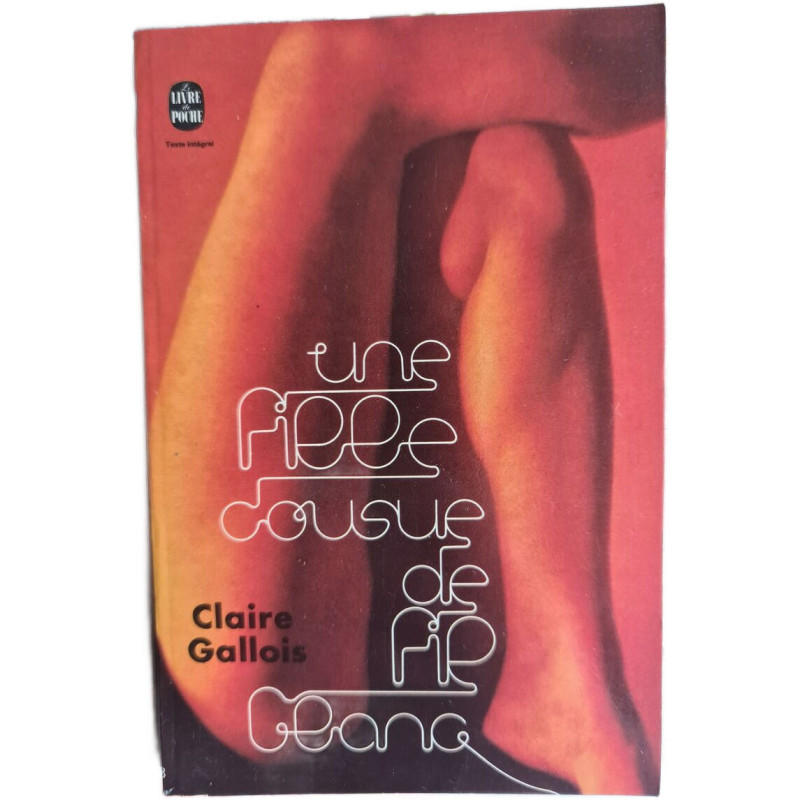Une fille cousue de fil blanc