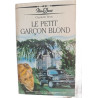Le petit garçon blond