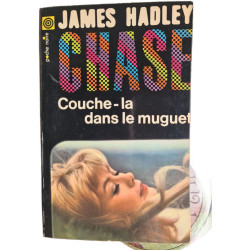 Chase couche-la dans le muguet