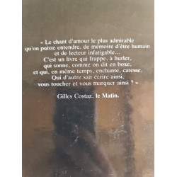 Les yeux bleus cheveux noirs