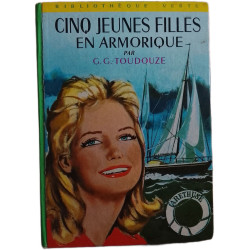 Cinq jeunes filles en Armorique