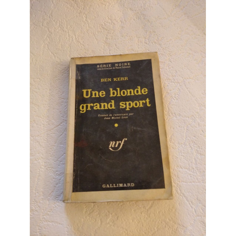 Une blonde grand sport