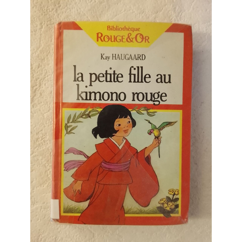 La petite fille au kimono rouge