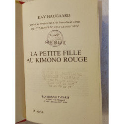 La petite fille au kimono rouge
