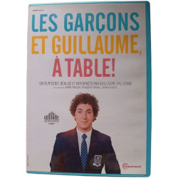 Les garçons et Guillaume à table