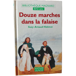 Douze marches dans la falaise
