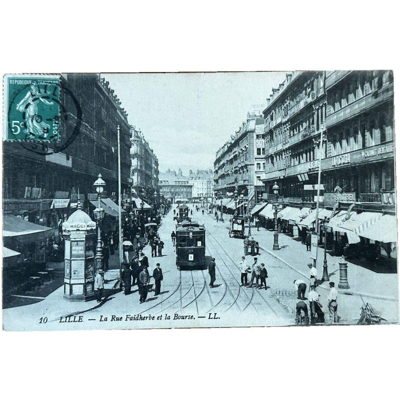 10 Lille - La Rue Faidherbe et la Bourse - LL